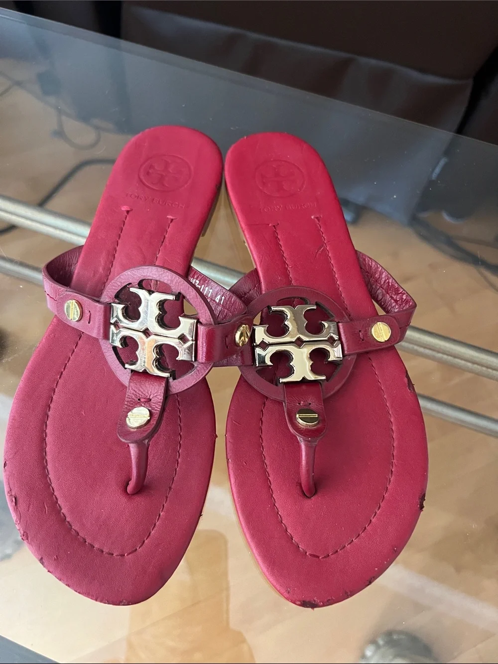 Tory Burch Berry Red Leather Logo Thong Sandals fair condition see all photos
